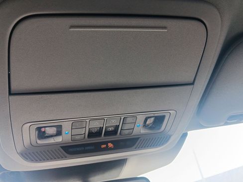 Used 2023 Ford Explorer XLT w/ Equipment Group 202A AWD/4WD image 15