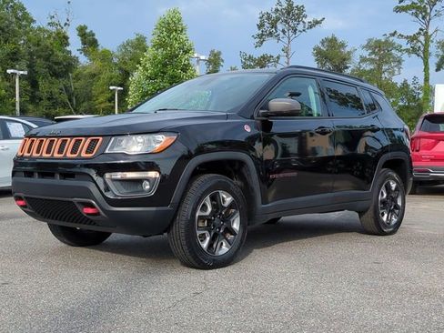Used 2018 Jeep Compass Trailhawk w/ Leather Interior Group AWD/4WD image 2