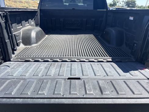 Used 2025 GMC Sierra 1500 SLT AWD/4WD image 21