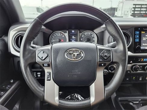 Used 2017 Toyota Tacoma Limited w/ Tow Package image 28