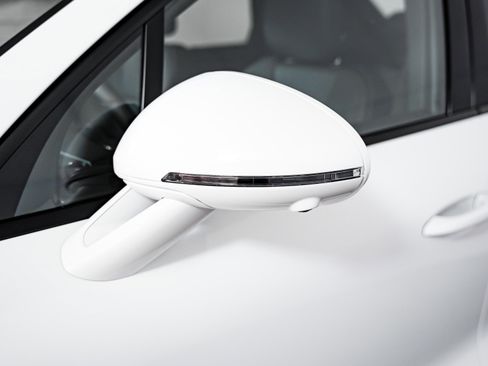 New 2026 Porsche Macan image 26