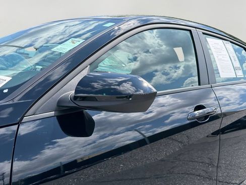 Used 2025 Hyundai Elantra Sport FWD image 28