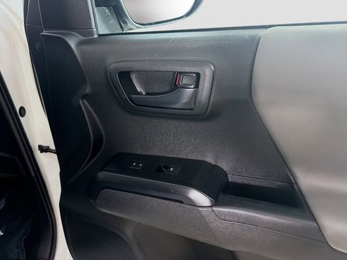 Used 2021 Toyota Tacoma SR RWD image 28