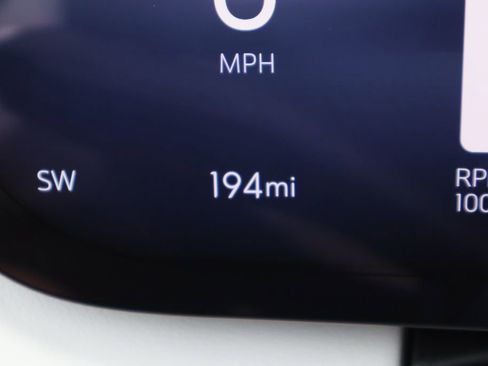 Used 2025 Buick Enclave Avenir image 13