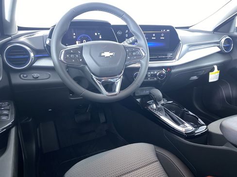 New 2026 Chevrolet Trax LT w/ Driver Confidence Package image 2