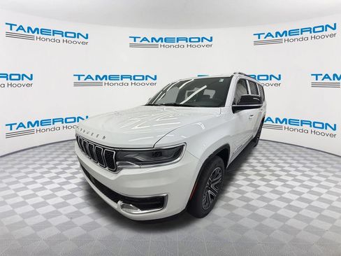 Used 2024 Jeep Wagoneer L Series II RWD image 1