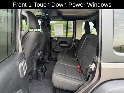 Used 2018 Jeep Wrangler Unlimited Sport S AWD/4WD image 9