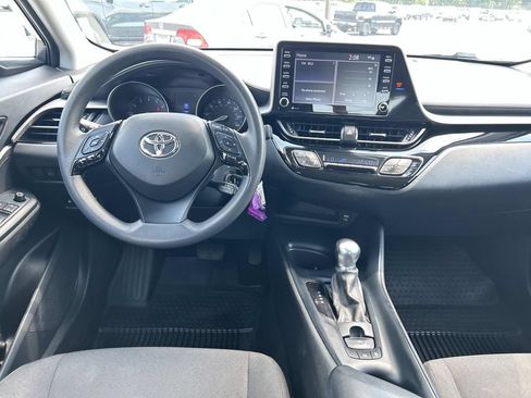 Used 2021 Toyota C-HR LE FWD image 17