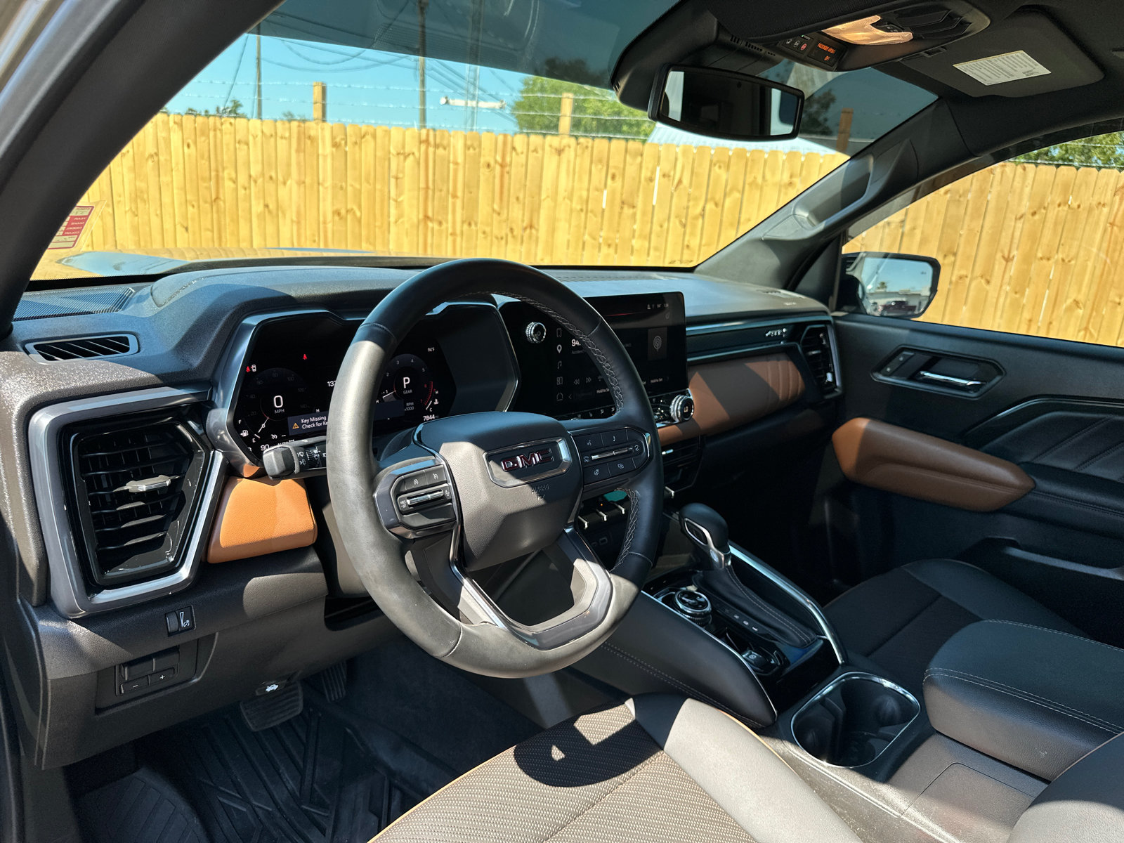 Used 2025 GMC Canyon AT4 w/ Nightfall Edition AWD/4WD image 13