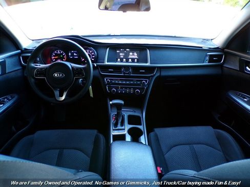 Used 2018 Kia Optima LX w/ 17" Alloy Wheels Package FWD image 30