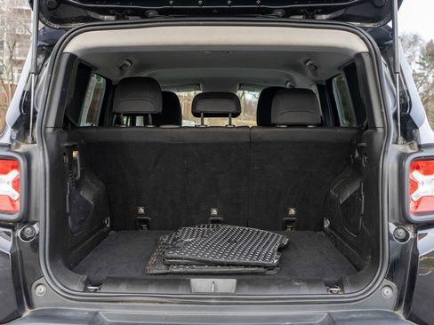 Used 2020 Jeep Renegade Trailhawk w/ Cold Weather Group image 9