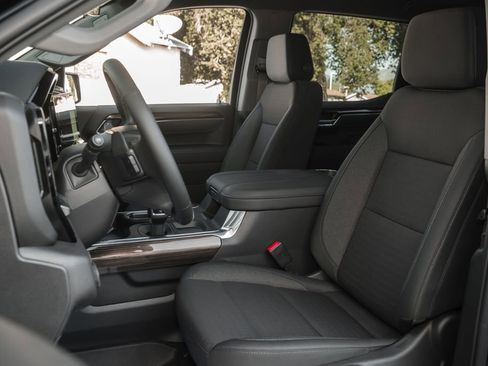 New 2026 Chevrolet Silverado 1500 LT Trail Boss w/ LPO, Dark Essentials Package AWD/4WD image 16