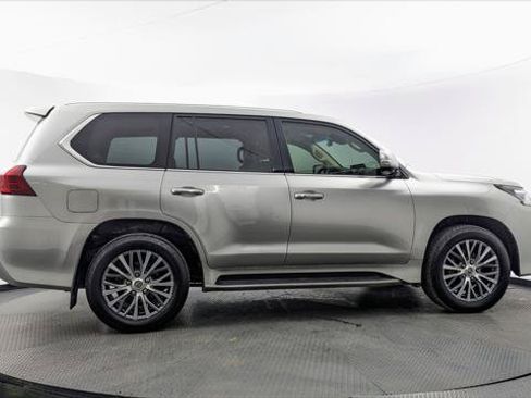 Used 2018 Lexus LX 570 4WD image 9