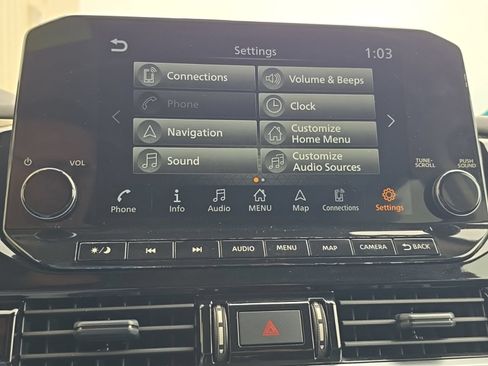 Used 2025 Nissan Pathfinder SL AWD/4WD image 23