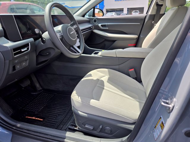 Used 2025 Hyundai Sonata SEL FWD image 10