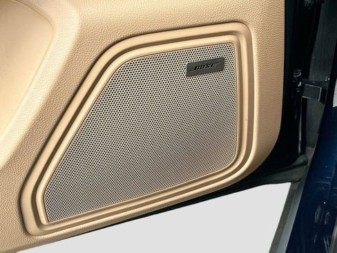 Used 2021 Porsche Macan image 24