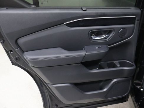 New 2025 Honda Pilot Touring image 16