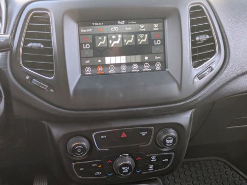 Used 2020 Jeep Compass Sport image 26