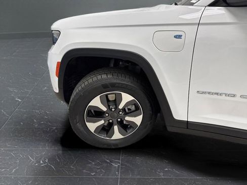 Used 2023 Jeep Grand Cherokee 4WD 4xe w/ Luxury Tech Group II image 41