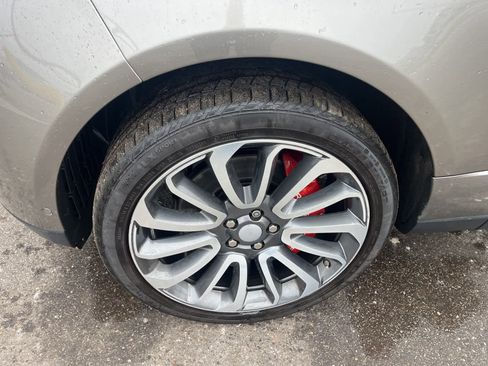 Used 2019 Land Rover Range Rover HSE image 10
