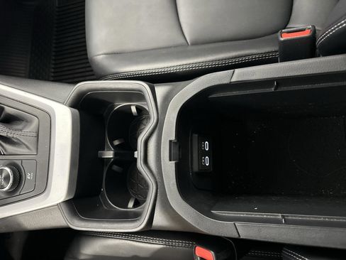 Used 2024 Toyota RAV4 XLE Premium image 28