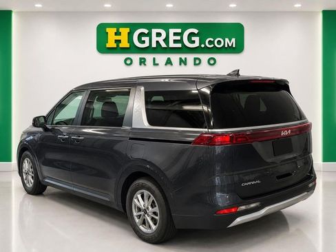 Used 2024 Kia Carnival LX FWD image 2