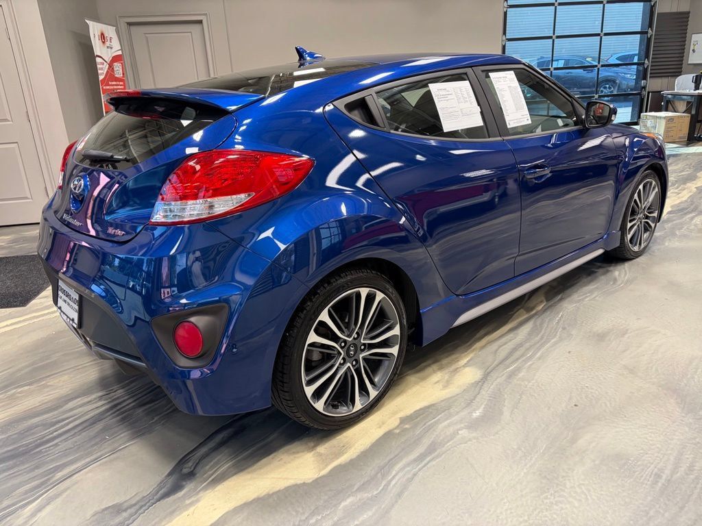 Used 2016 Hyundai Veloster Turbo FWD image 30
