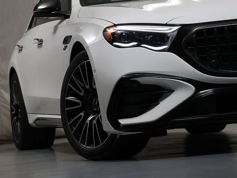New 2026 Mercedes-Benz E 53 AMG e 4MATIC Sedan image 4