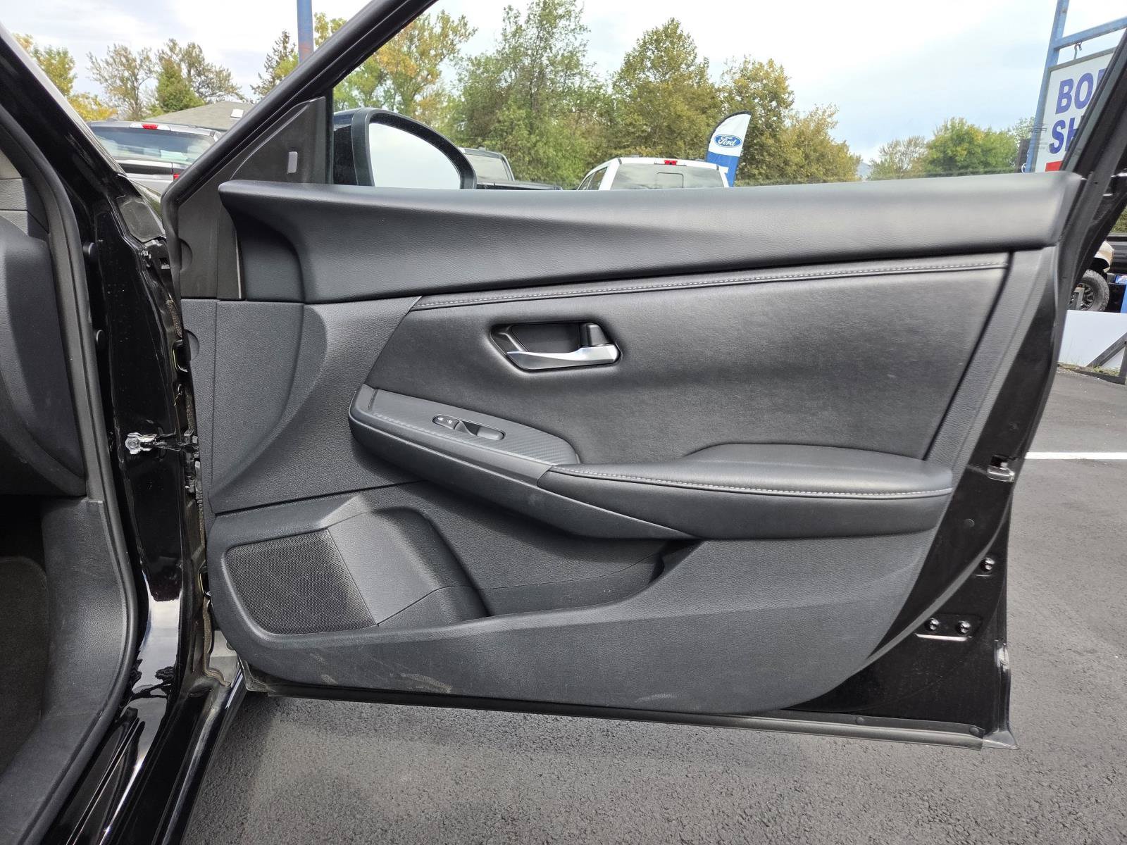 Used 2024 Nissan Sentra SV FWD image 22