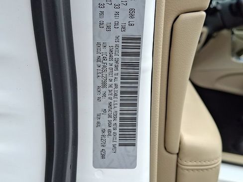 Used 2020 Jeep Grand Cherokee Laredo AWD/4WD image 23
