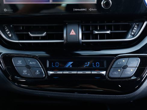 Used 2020 Toyota C-HR XLE image 31