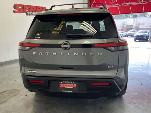 Used 2022 Nissan Pathfinder SV image 4