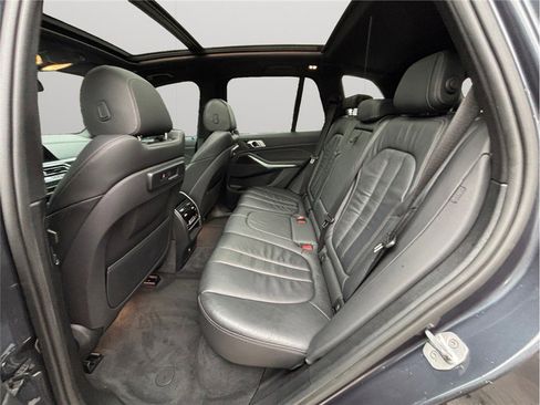 Used 2019 BMW X5 xDrive40i w/ Convenience Package image 42