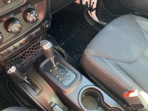 Used 2014 Jeep Wrangler Unlimited Sahara w/ Connectivity Group image 15