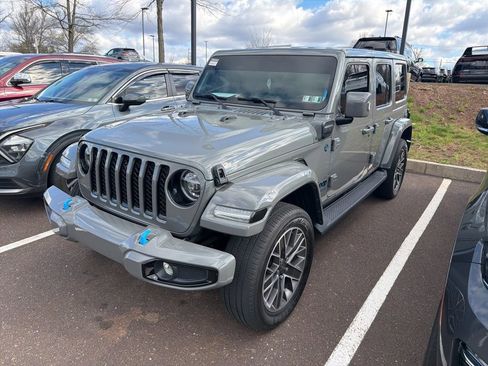 Used 2022 Jeep Wrangler Unlimited Sahara image 4