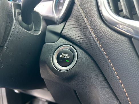 Used 2020 Chevrolet Equinox Premier w/ Premier Redline Edition image 23