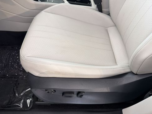 Used 2023 Volkswagen Tiguan SE R-Line FWD image 15