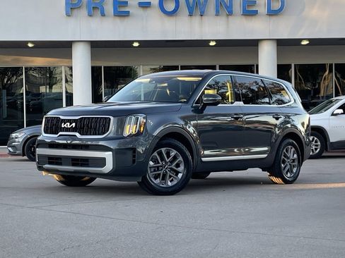 Used 2024 Kia Telluride LX image 2