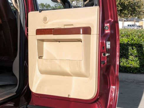 Used 2012 Ford F250 King Ranch w/ King Ranch w/Chrome Pkg image 44