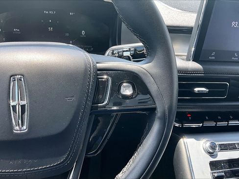Used 2023 Lincoln Aviator 2WD image 12