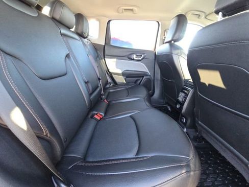 Used 2022 Jeep Compass Latitude image 15