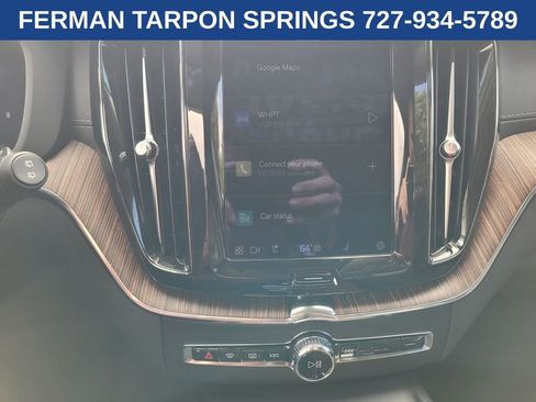 Certified 2023 Volvo XC60 B5 Ultimate w/ Climate Package image 25