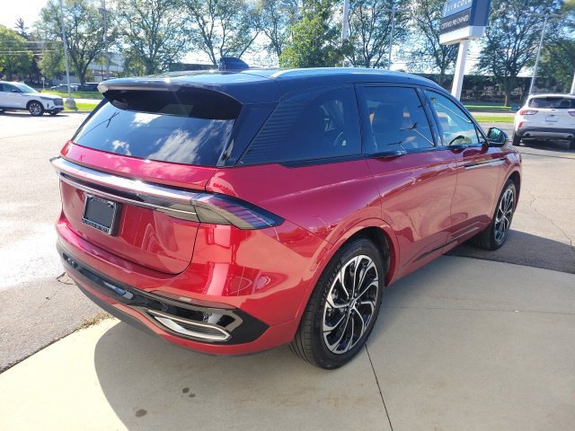 Certified 2025 Lincoln Nautilus Reserve AWD/4WD image 11
