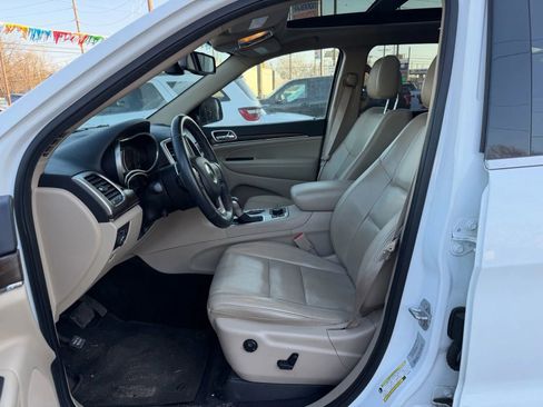 Used 2016 Jeep Grand Cherokee Limited w/ Luxury Group II image 10