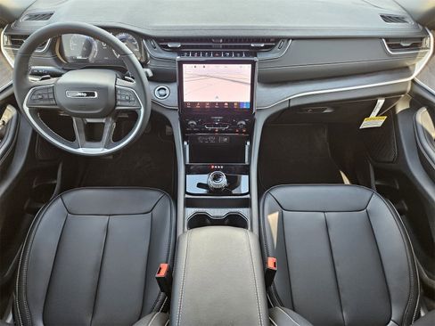 New 2025 Jeep Grand Cherokee L Limited image 27