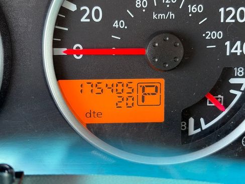 Used 2008 Nissan Xterra SE w/ Supplemental Air Bag Pkg AWD/4WD image 6