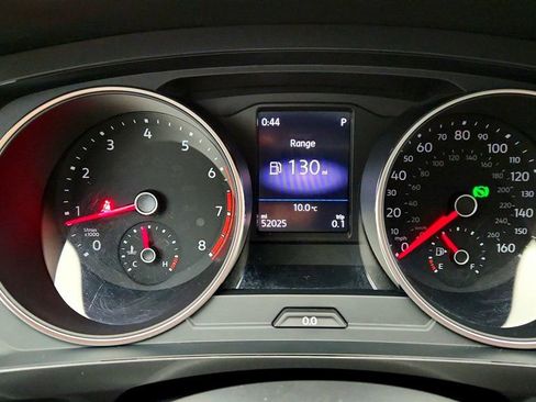 Used 2018 Volkswagen Tiguan S image 14