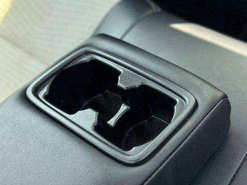 Used 2012 Toyota Camry SE FWD image 30