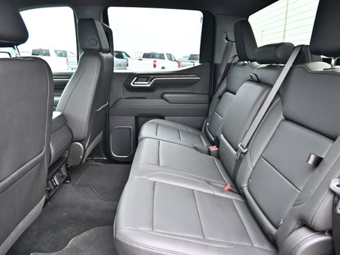 Used 2026 GMC Sierra 1500 SLT AWD/4WD image 16