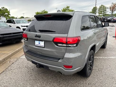 Used 2021 Jeep Grand Cherokee Laredo X AWD/4WD image 24